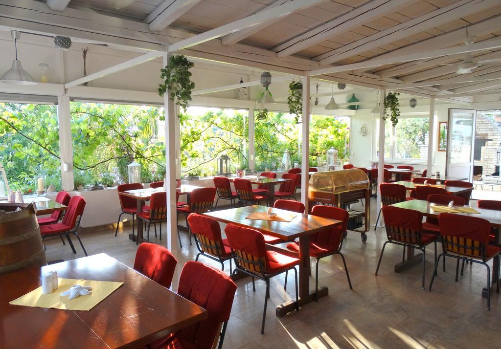 Pansion Belveder Bed and Breakfast Crikvenica Eksteriør billede